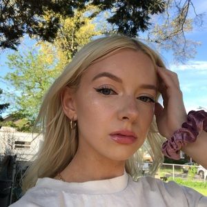 Meet your Posher, Meagan